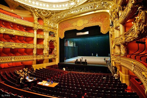 Click to Enlarge

Name: Palais_Garnier._December_5,_2010.jpg
Size: 477 KB