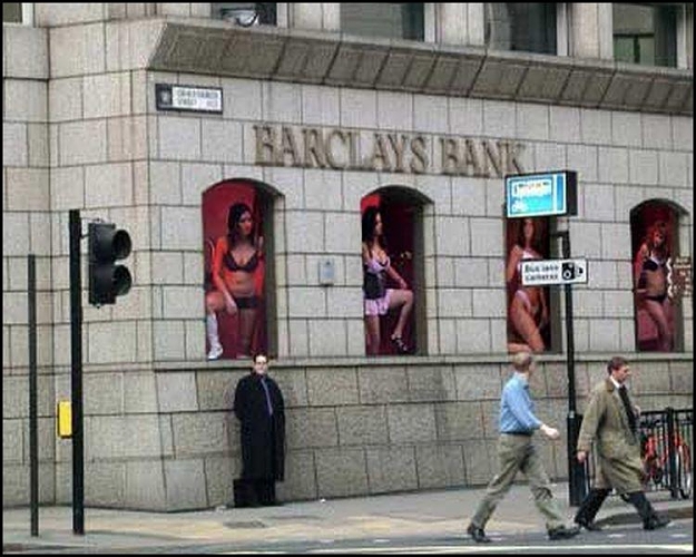 Click to Enlarge

Name: Ausweg_aus_der_Finanzkrise_fuer_Bank [800x600].jpg
Size: 72 KB